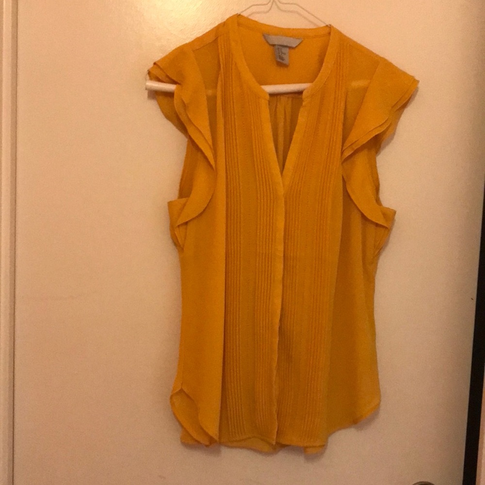 Chic mustard yellow top with pleats